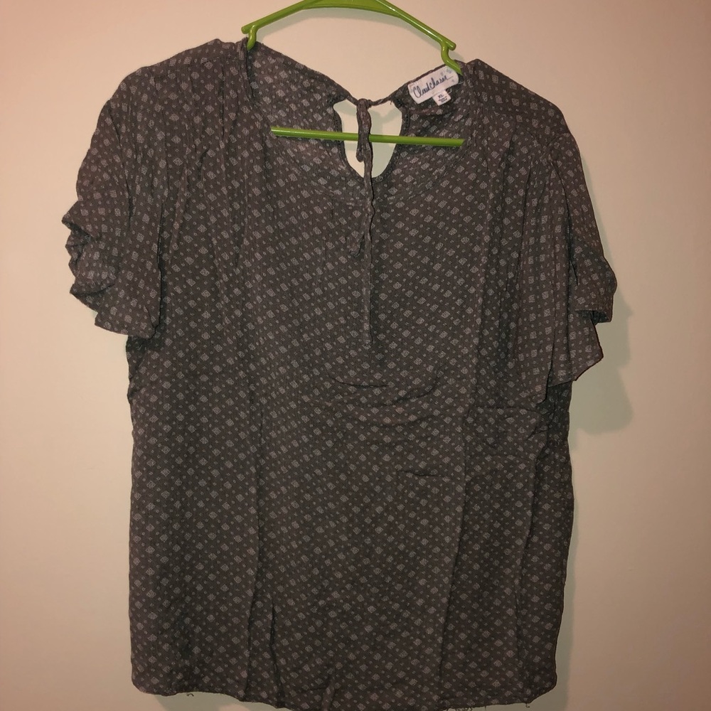 Gray short sleeve top